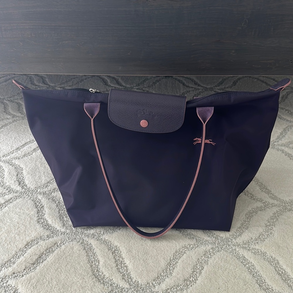 Violet longchamp le pliage large tote like new